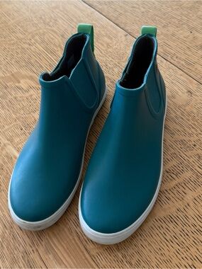Bogs Shoes Slip-On Chelsea Style Rain boots/Shoes Teal & Lime